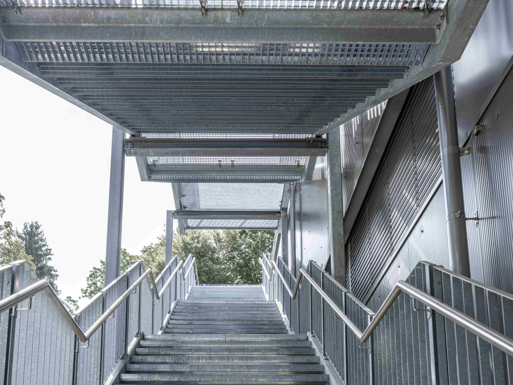 23200002 Stadion Schluefweg Kloten DSF9653 Fluchttreppe